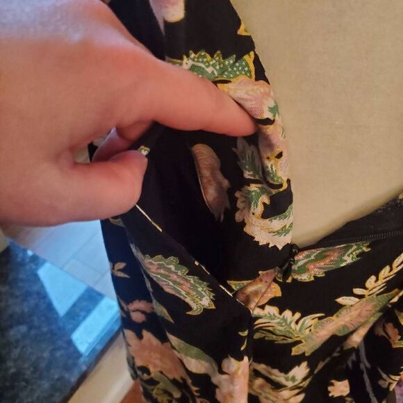 NWT Who What Wear. Black, Floral, Belted Dress Size Large - Picture 11 of 14